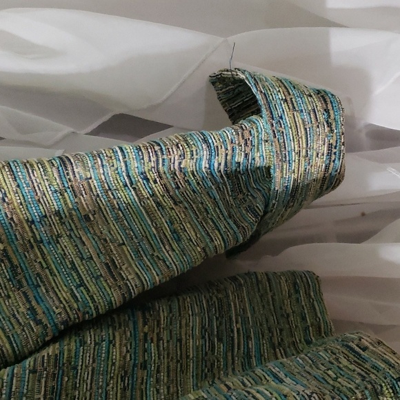 Coldwater Creek. Woven Blue/Grrens, Long Sleeved, Full Zip Jacket. Size 2X. - Picture 6 of 15